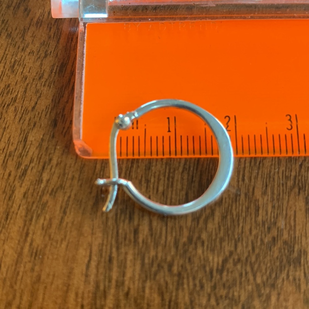 925 Sterling small hoop earring - Picture 9 of 13